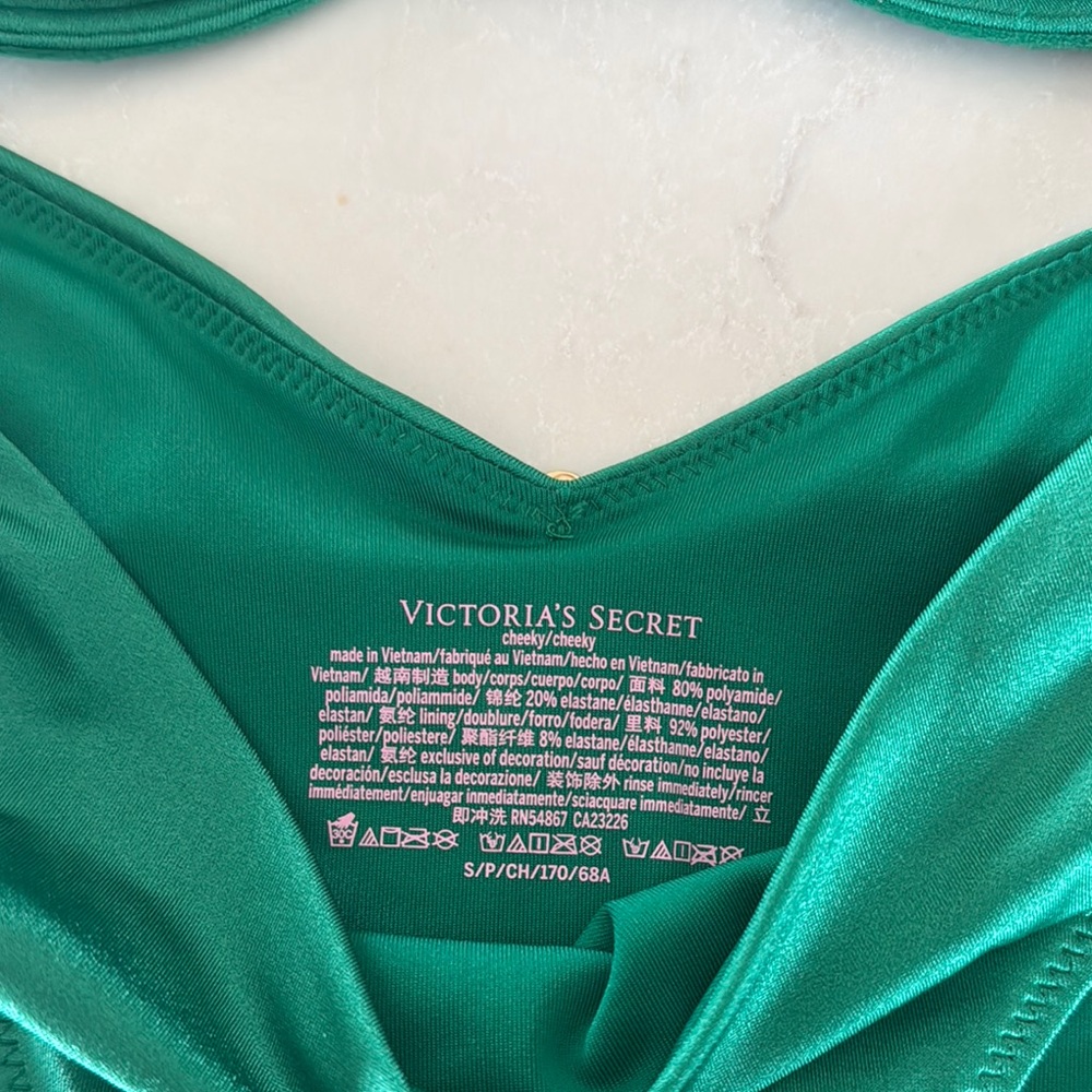 VS Bikini - Picture 2 of 4